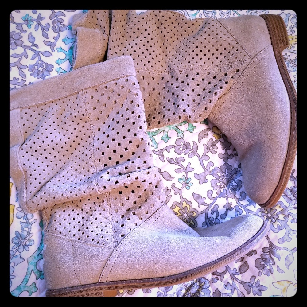 TOMS Boots